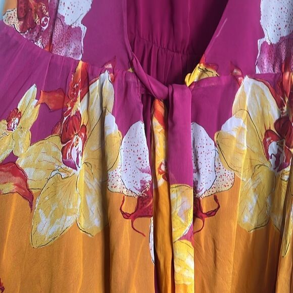 Diane Von Furstenburg Silk Wrap Dress - Beautiful Floral Colorful Summer Dress - Picture 5 of 7